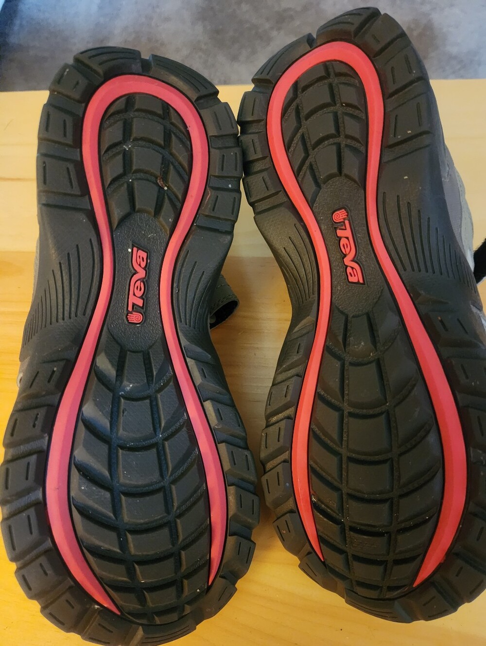 TEVA Deacon Hybrid Closed Toe Sandals F10011L - Picture 3 of 9